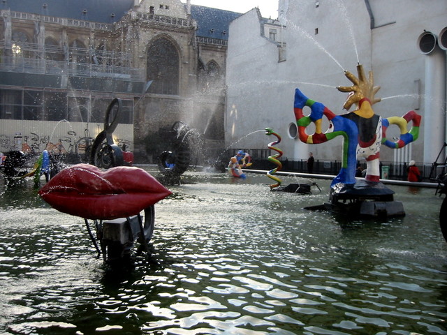 Fountains in front of the Pompidou