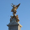 Golden statue at Buckingham